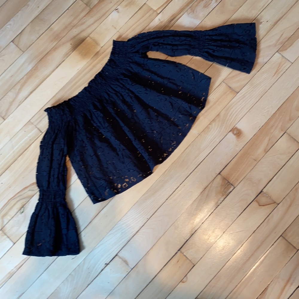 🍒 Lace Boho Crop Top w/ Bell Sleeves EUC!!!